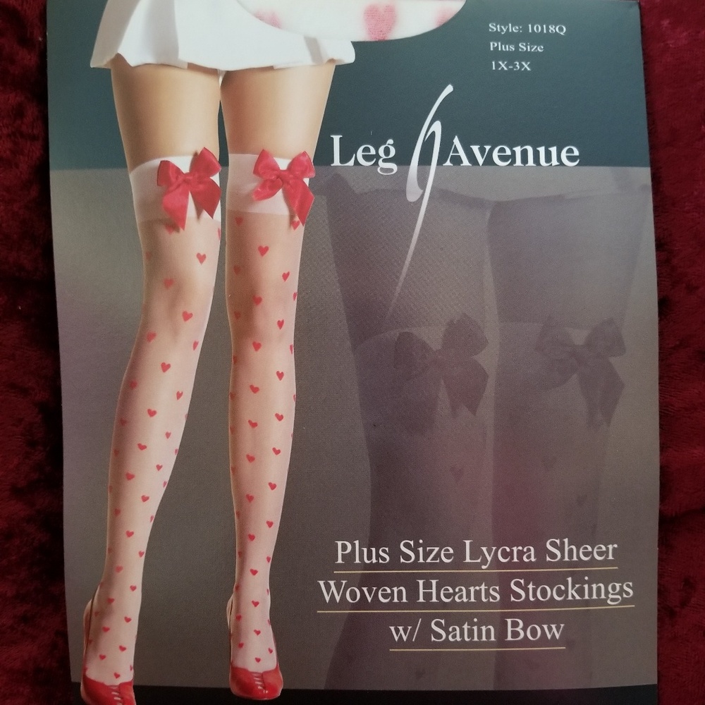 Sheer Woven Hearts Stockings Plus Size 1X-3X